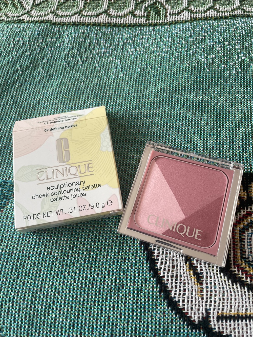 BNIB - Clinique Sculptionary Cheek Contouring Palette - Defining Berries